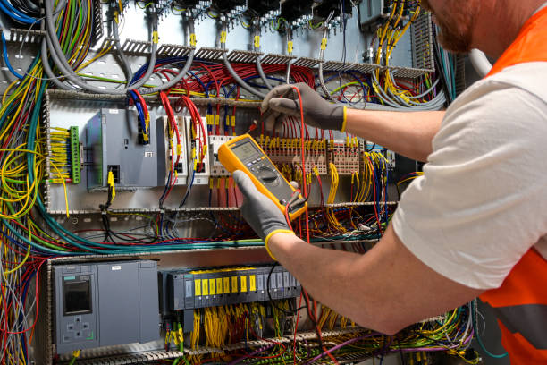 Best Emergency Electrical Repair  in Combined Locks, WI